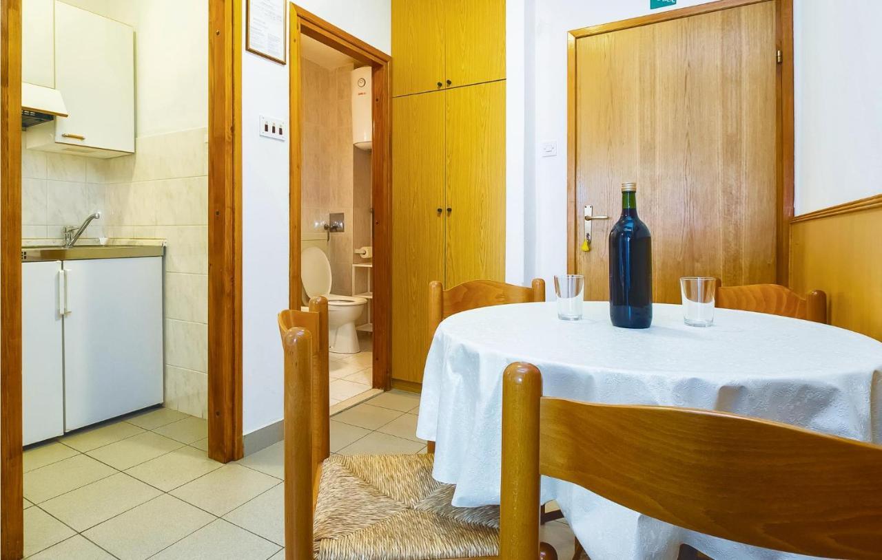 Two-Bedroom Apartment in Lokva Rogoznica Buitenkant foto