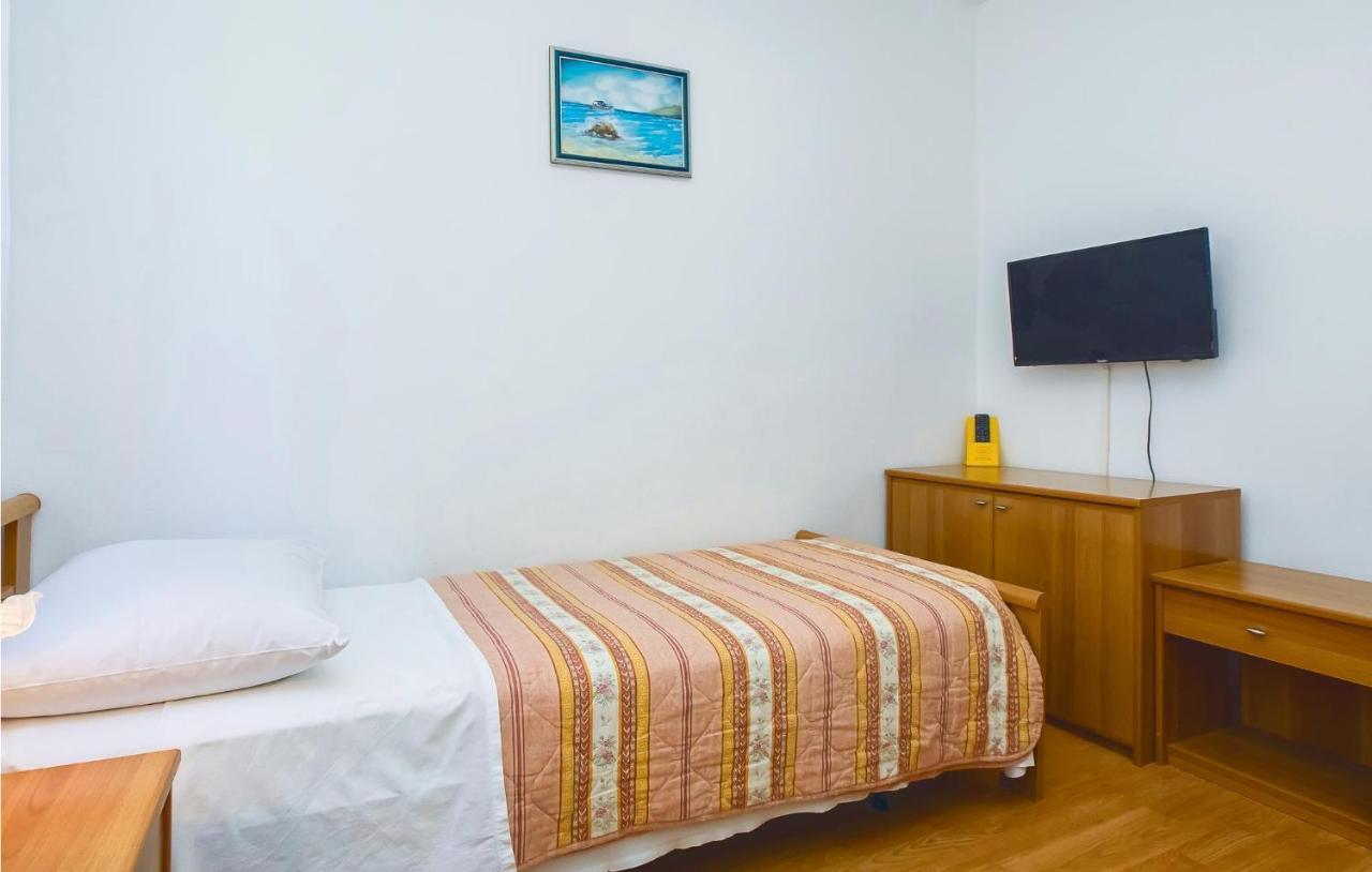 Two-Bedroom Apartment in Lokva Rogoznica Buitenkant foto