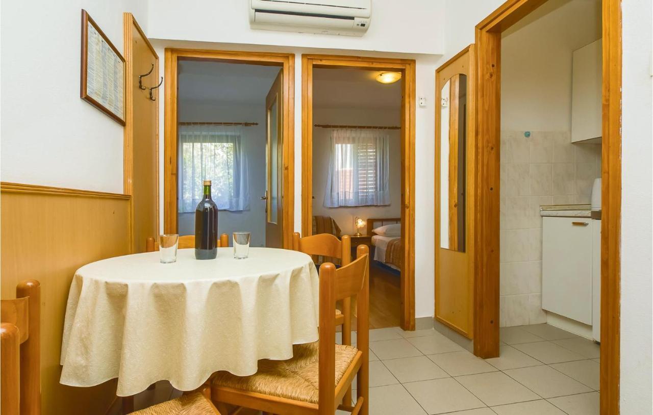 Two-Bedroom Apartment in Lokva Rogoznica Buitenkant foto