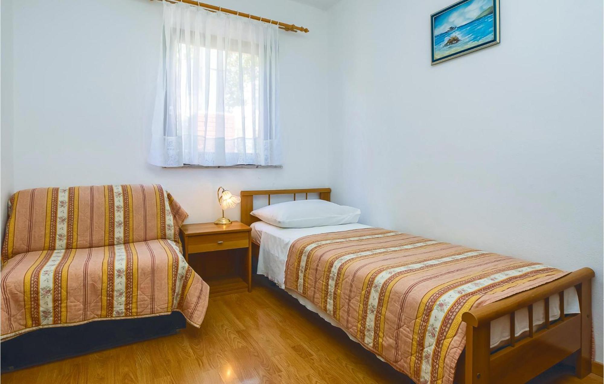 Two-Bedroom Apartment in Lokva Rogoznica Buitenkant foto